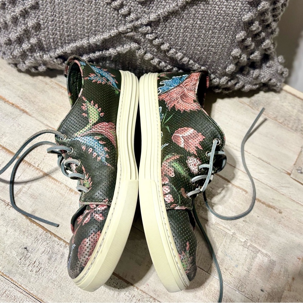 Men’s Gucci Shagreen Floral Sneakers- Size 9 - Picture 3 of 6